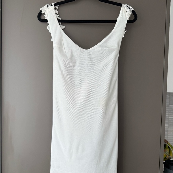 Lace Floral Embroidered Cross-Back White Mini-Dress w/ Plunge Front Double Lined - Picture 2 of 5